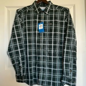 Columbia long sleeve size button down size large green and white plaid NWT